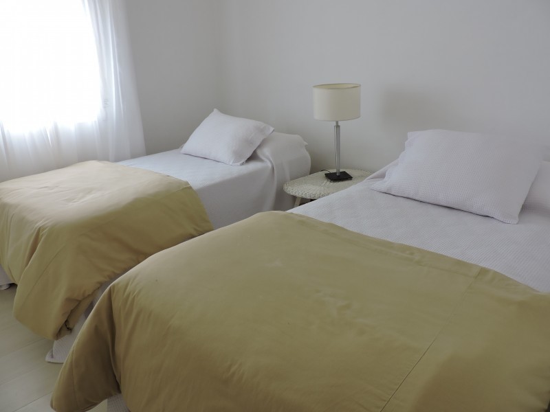 Casa en alquiler de la ruta al mar a una cuadra de Montoya